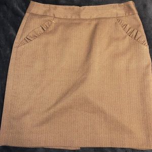 Herringbone skirt with ruffled pocket